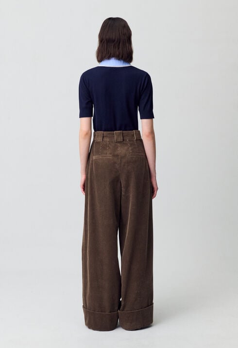 Weit geschnittene Cordhose