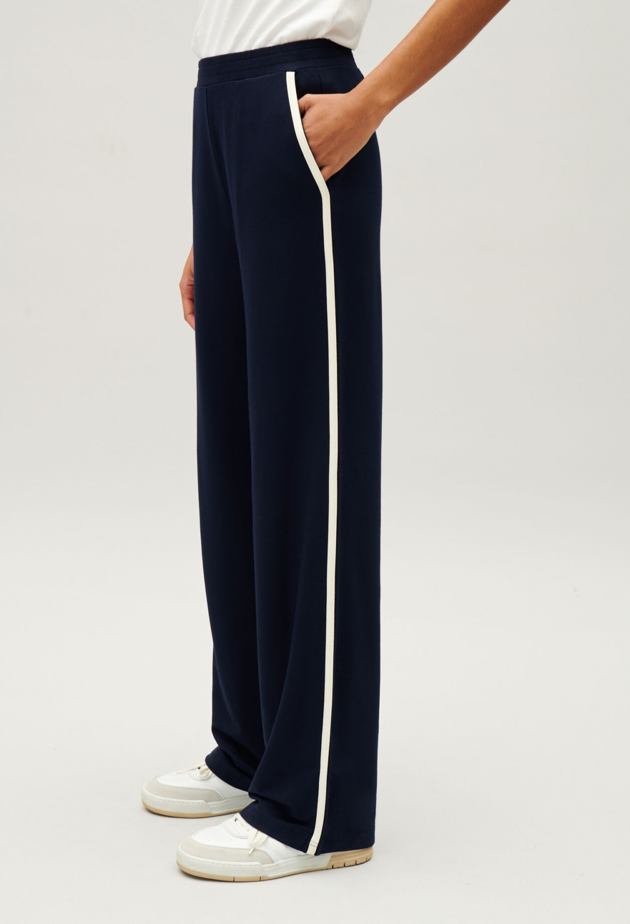Sporthose Marineblau