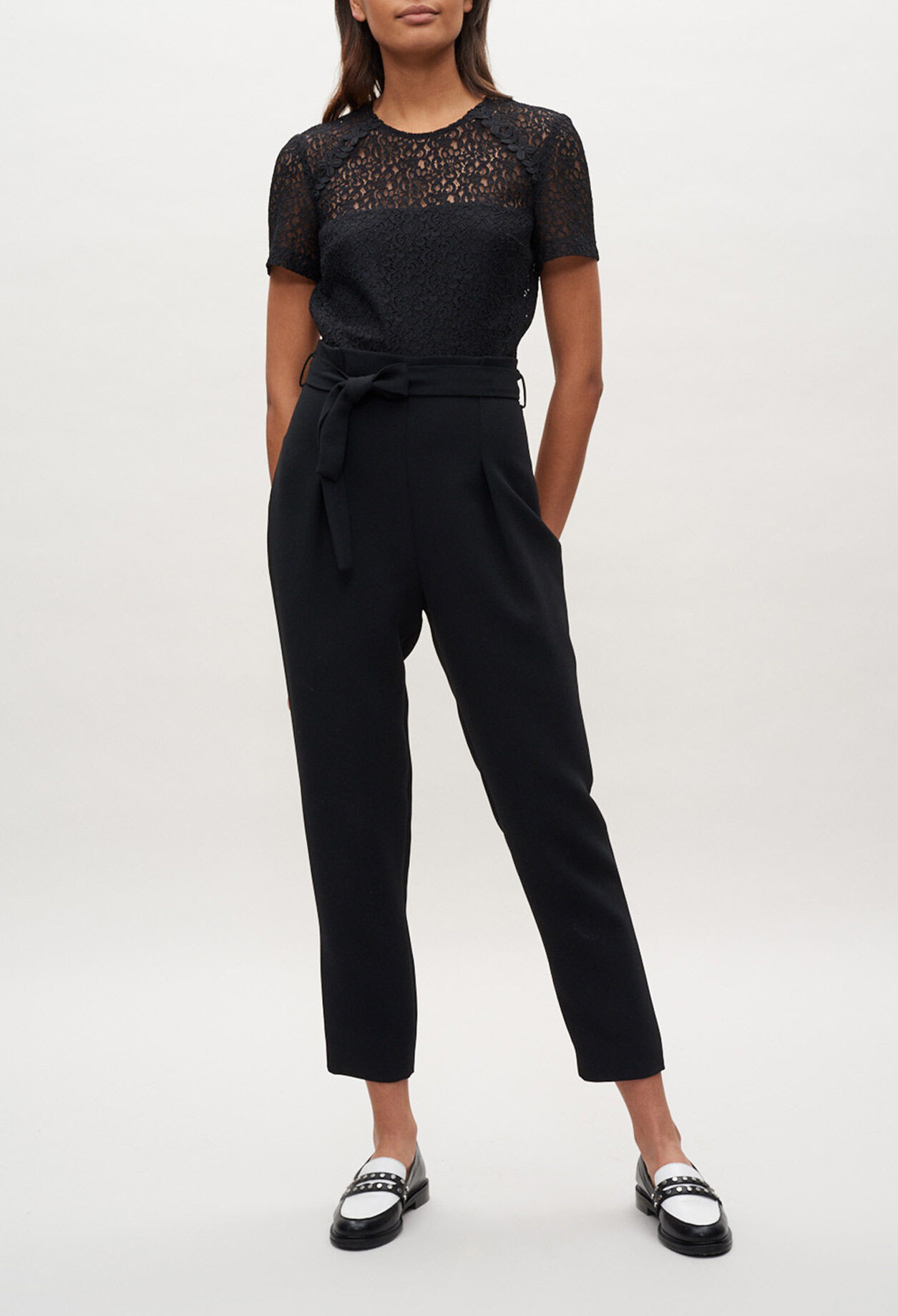 Jumpsuit mit Detail aus Spitze