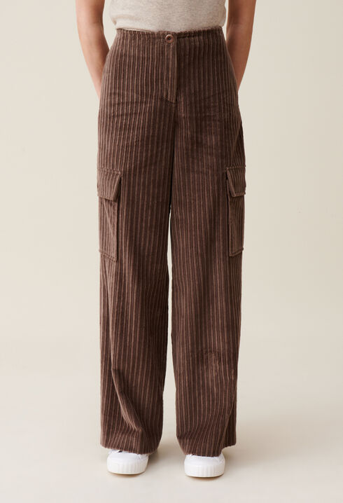 Weite Cargohose aus Cordvelours
