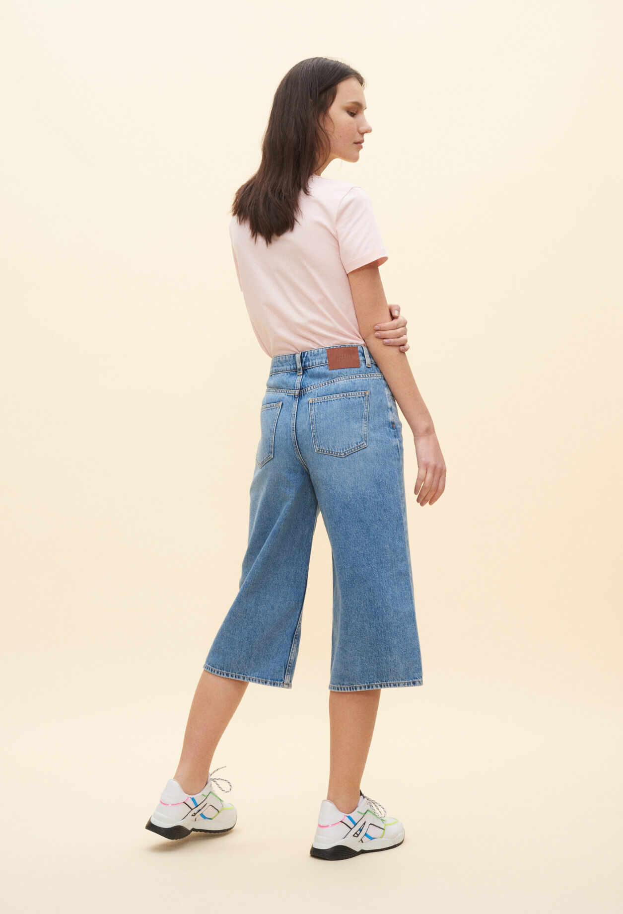 Ausgestellte Jeans-Bermudashorts