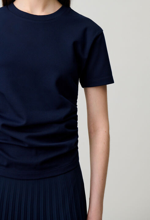 Kleid in Materialmix-Lagenoptik
