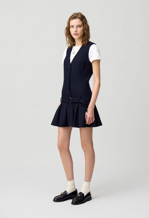 Gefaltetes kurzes Kleid