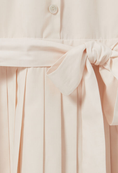 Geknöpftes Hemdkleid mit Gürtel