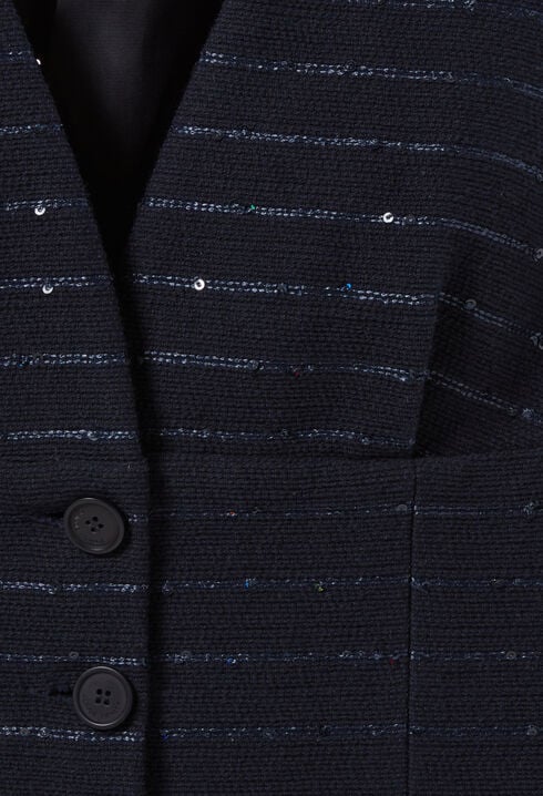 Gestreifter Blazer oben