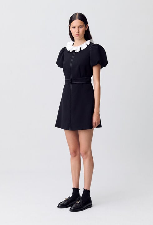Kurzes Kleid mit Kragen