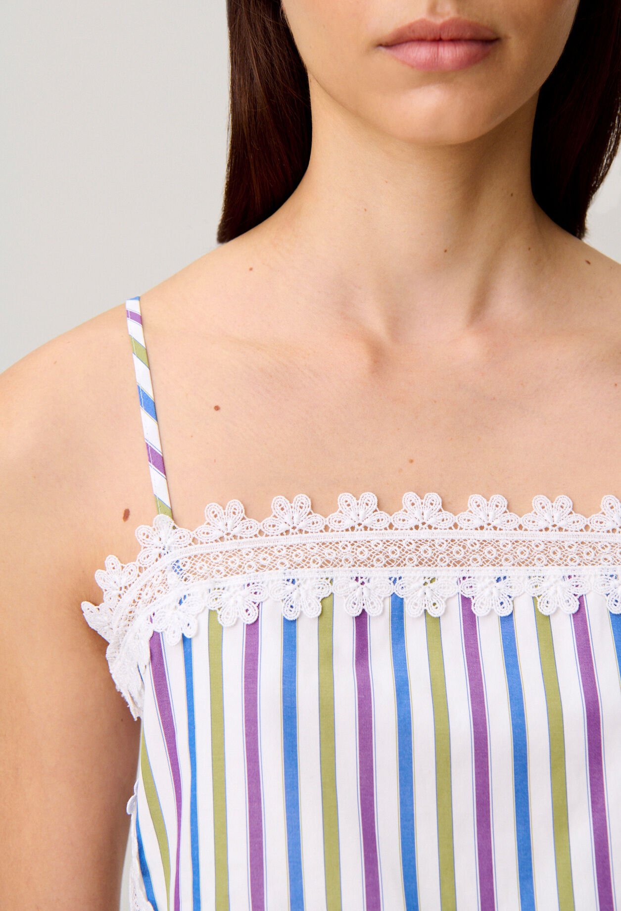 Kurzes Tr&auml;gertop