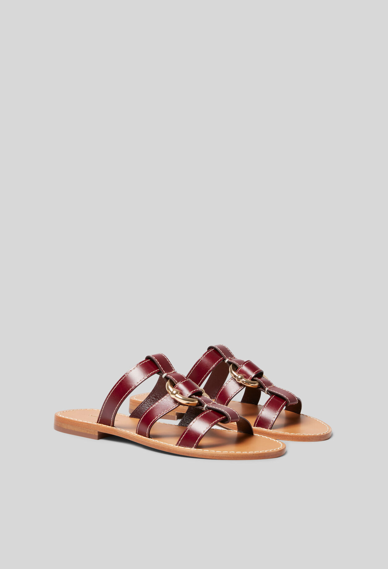 Sandalen mit Riemen und Ring