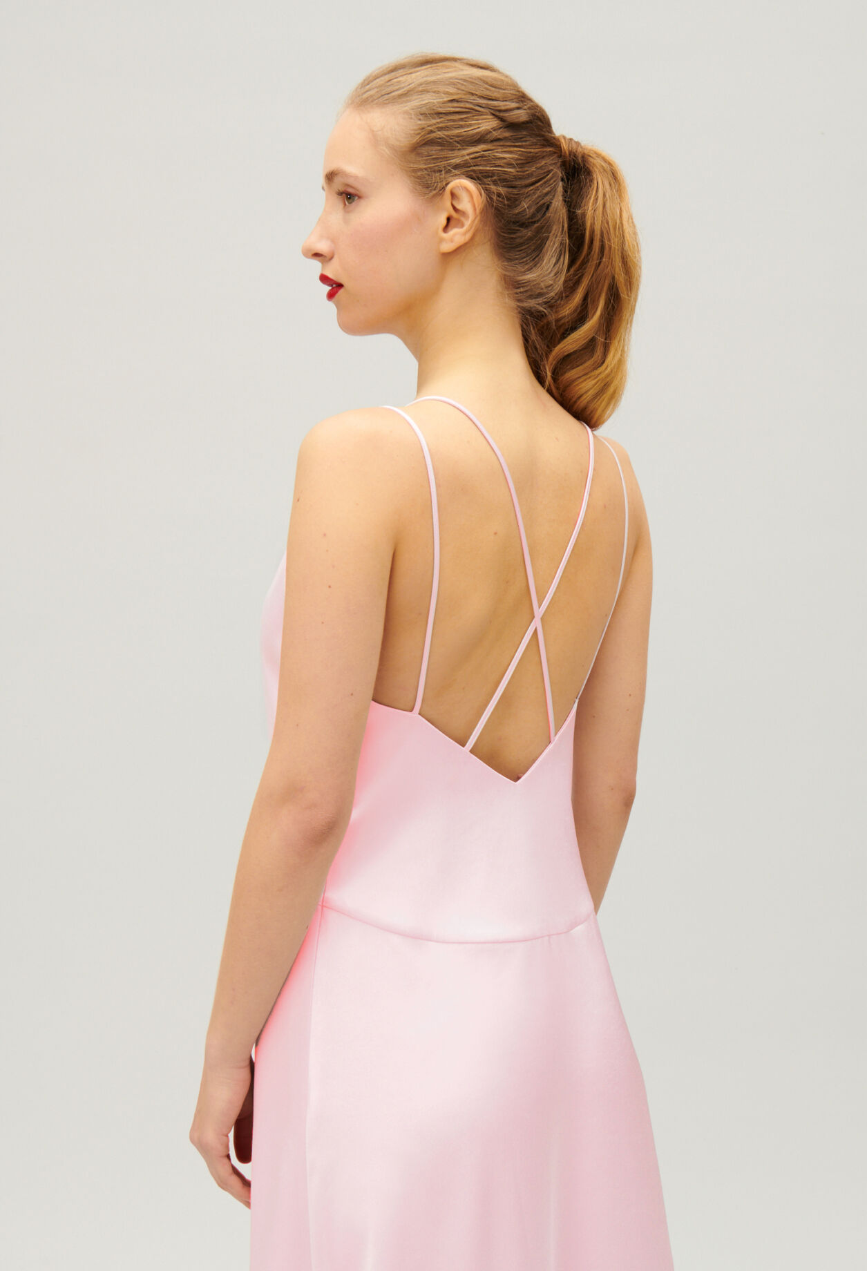 Satiniertes Midikleid