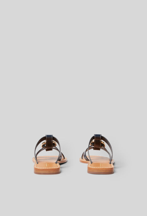Sandalen mit Riemen und Ring