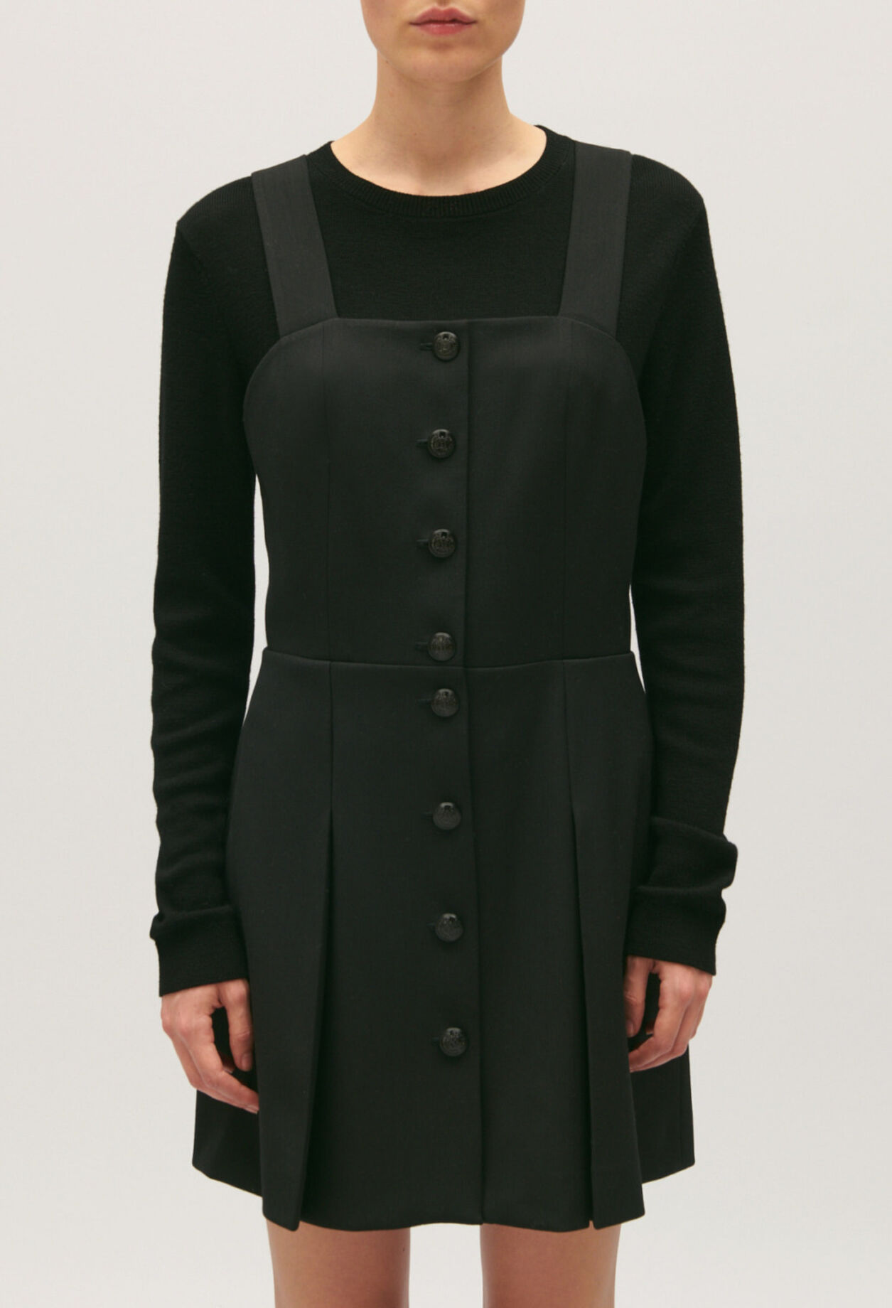 Kurzes trägerloses schwarzes Kleid