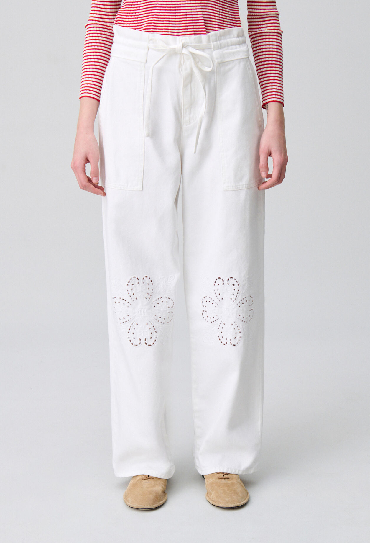 Baggy-Jeans mit Stickerei