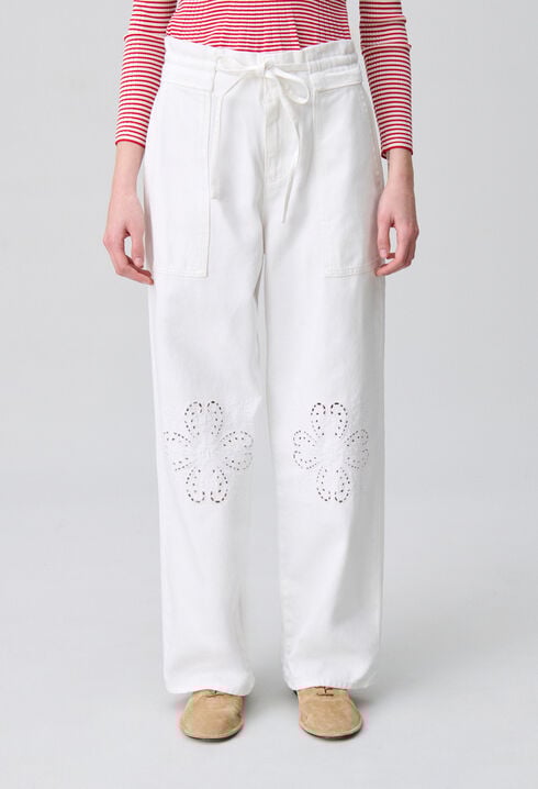 Baggy-Jeans mit Stickerei