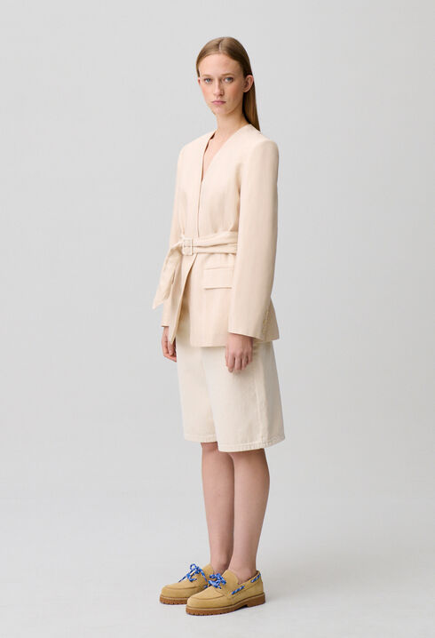 Taillierte Jacke mit Kimono-Kragen