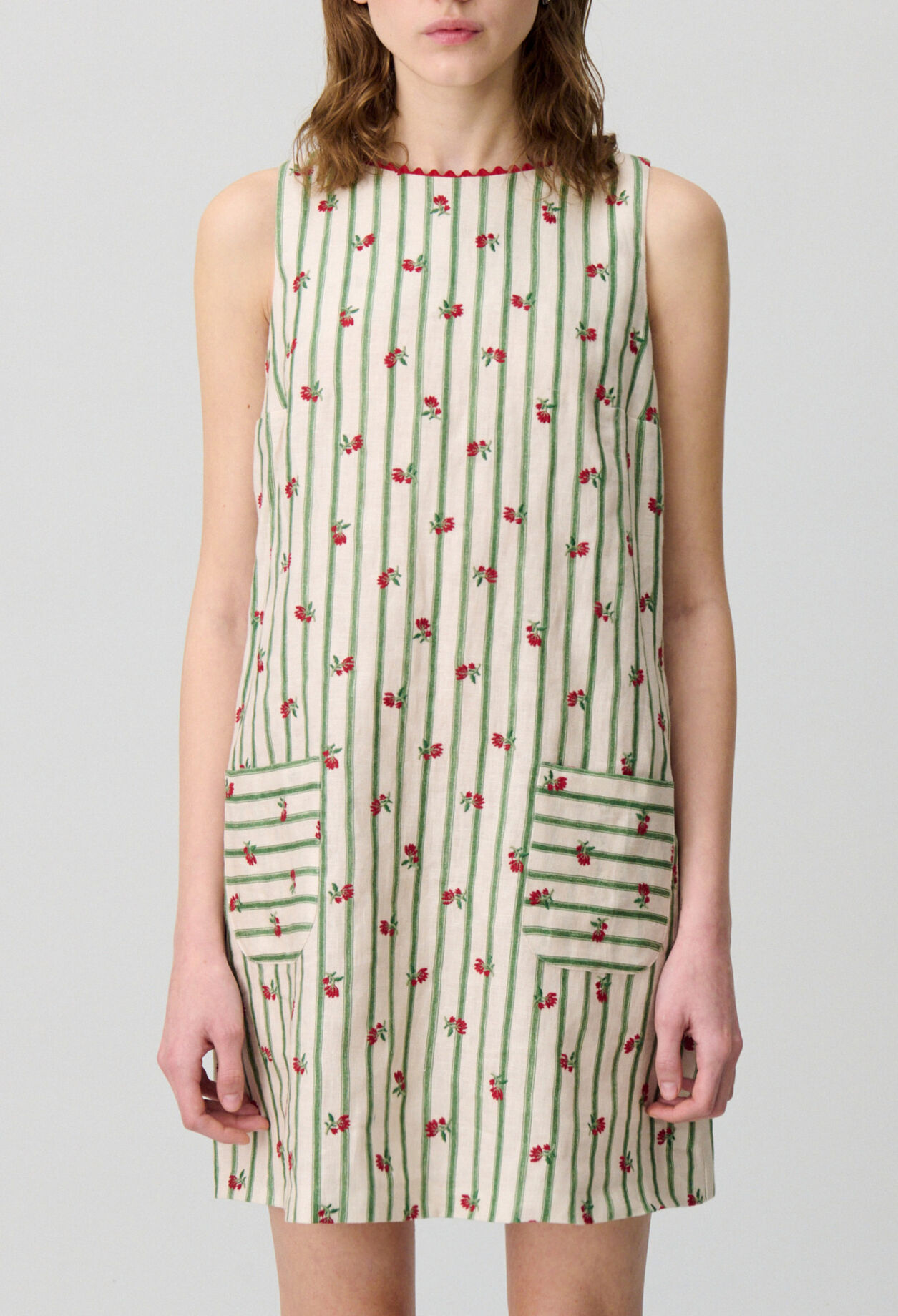 &Auml;rmelloses kurzes Kleid