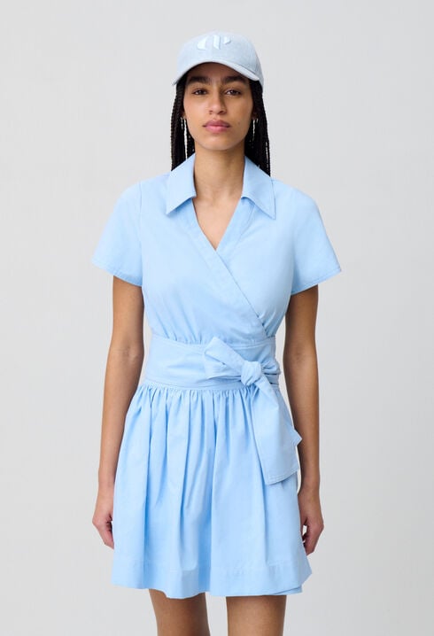 Langes Kleid mit Gürtel