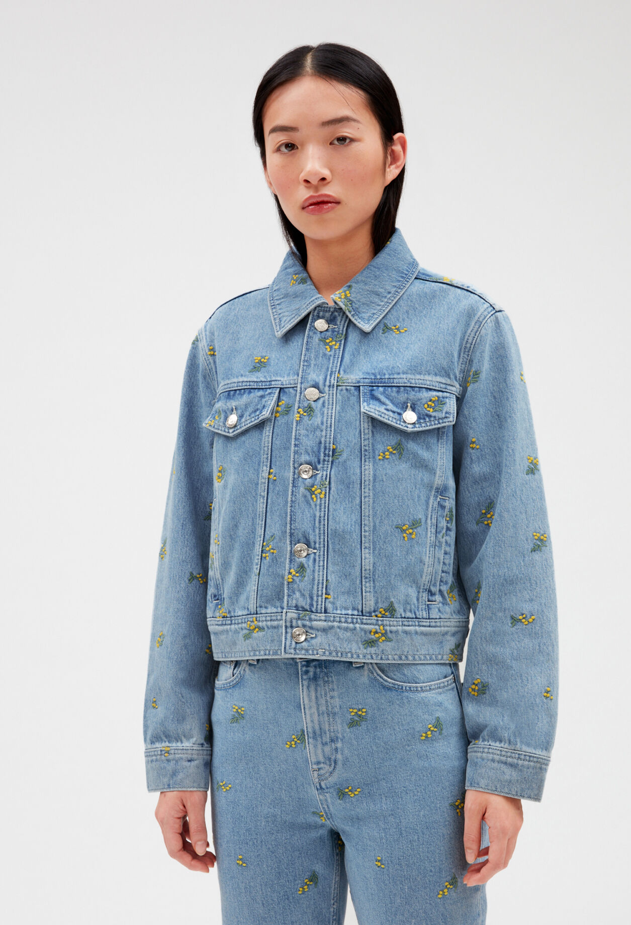 Jeansjacke mit Stickerei, Mimose