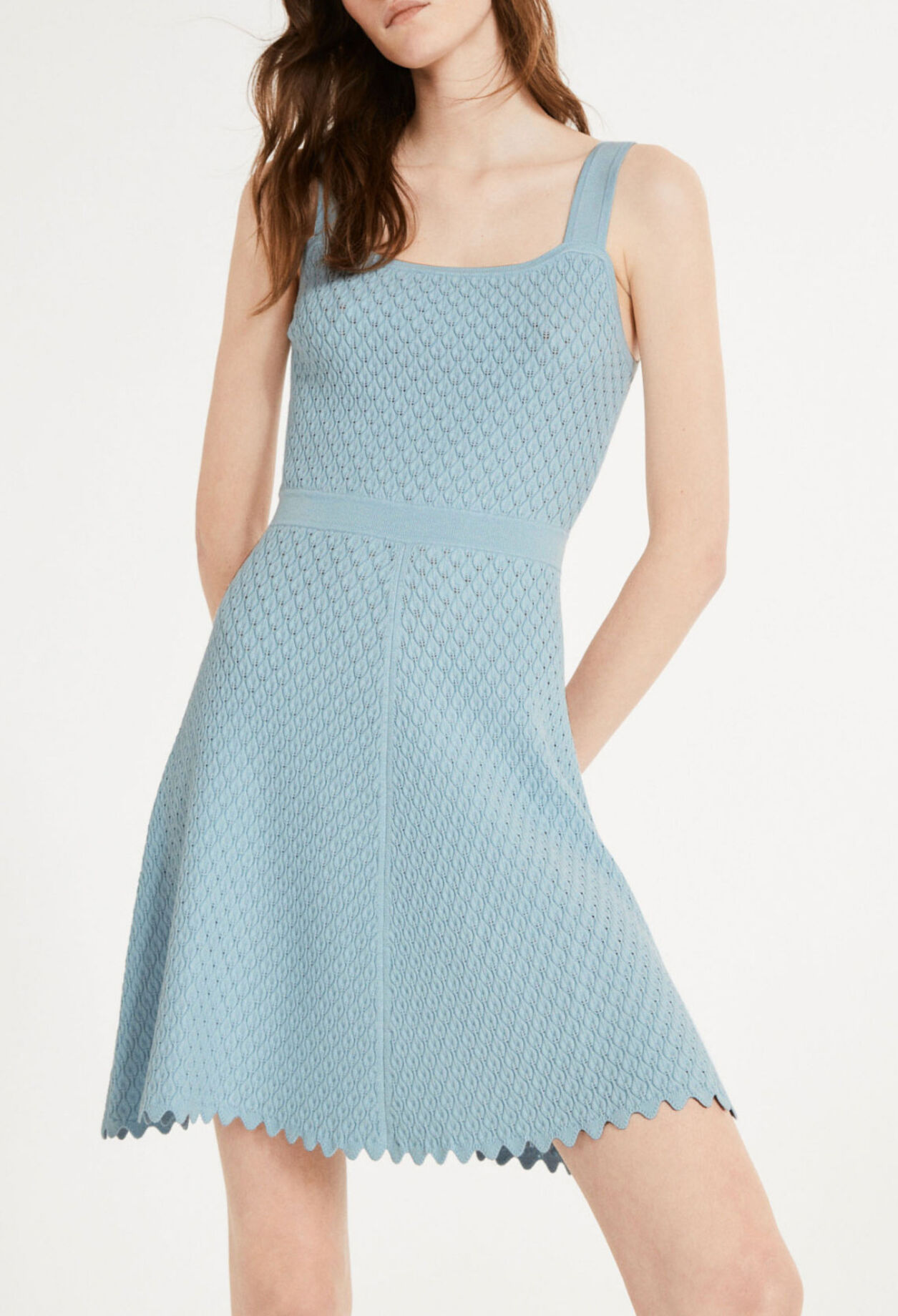 Kurzes ausgestelltes Kleid