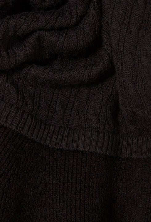 Rollkragen-Strickkleid