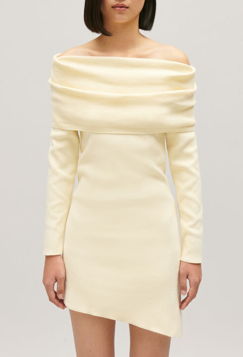 Asymmetrisches Strickkleid
