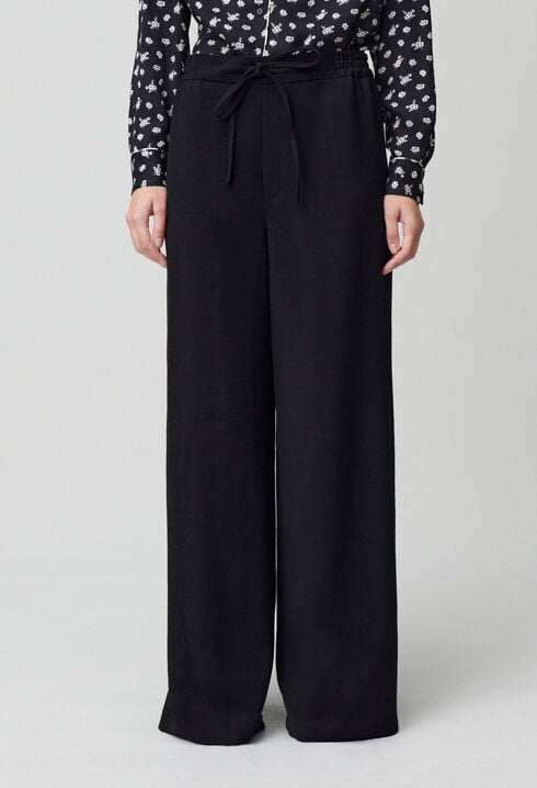 Elastische, fließende Hose