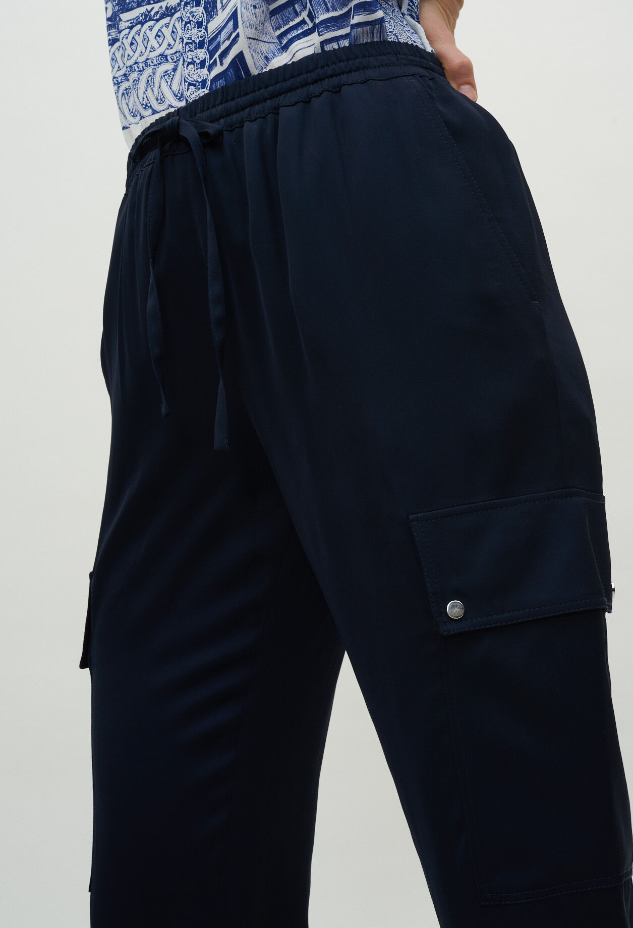 Fließende Hose mit Taschen