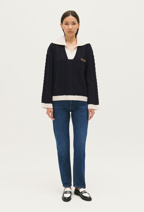 Marineblauer Pullover mit Zopfmuster