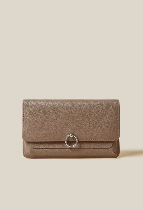 Große Tasche aus genarbtem Leder