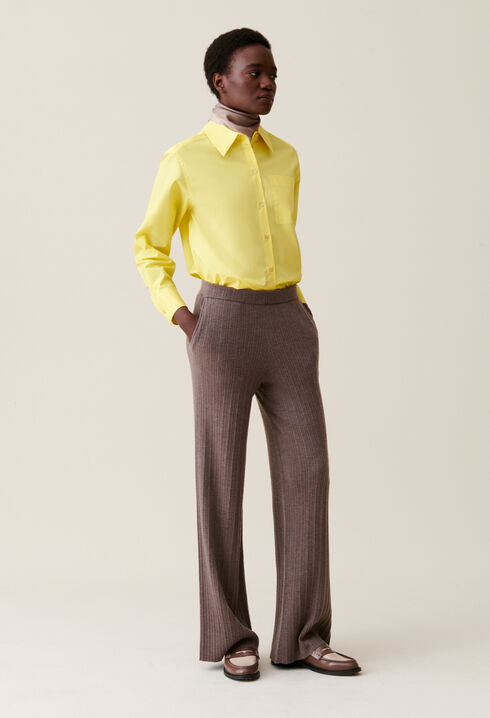 Ausgestellte Strickhose