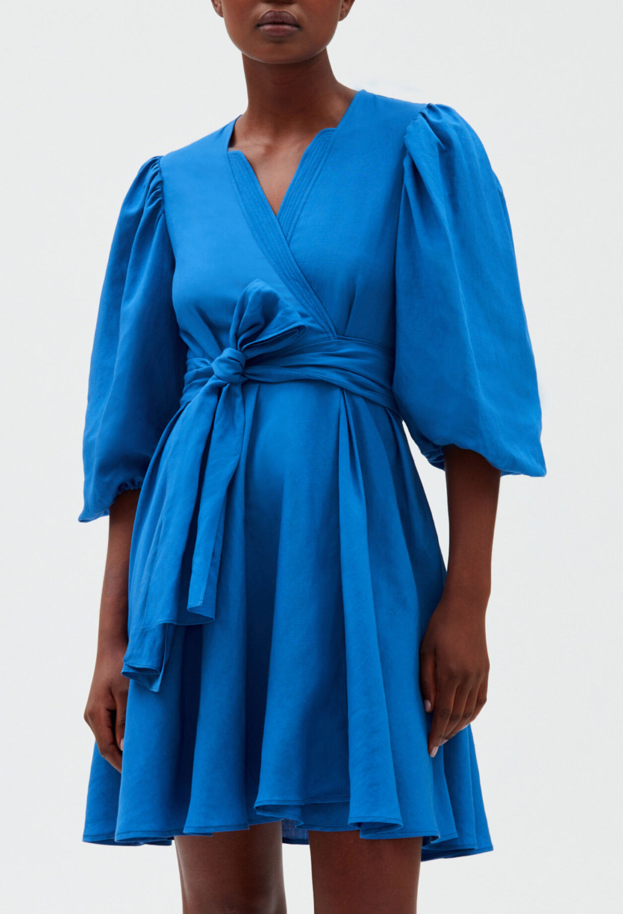 Kurzes Wickelkleid