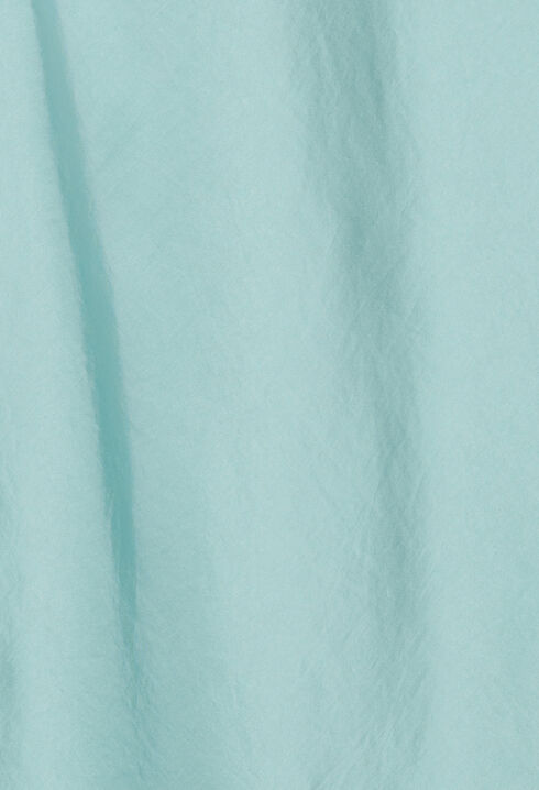 Langes, satiniertes Kleid