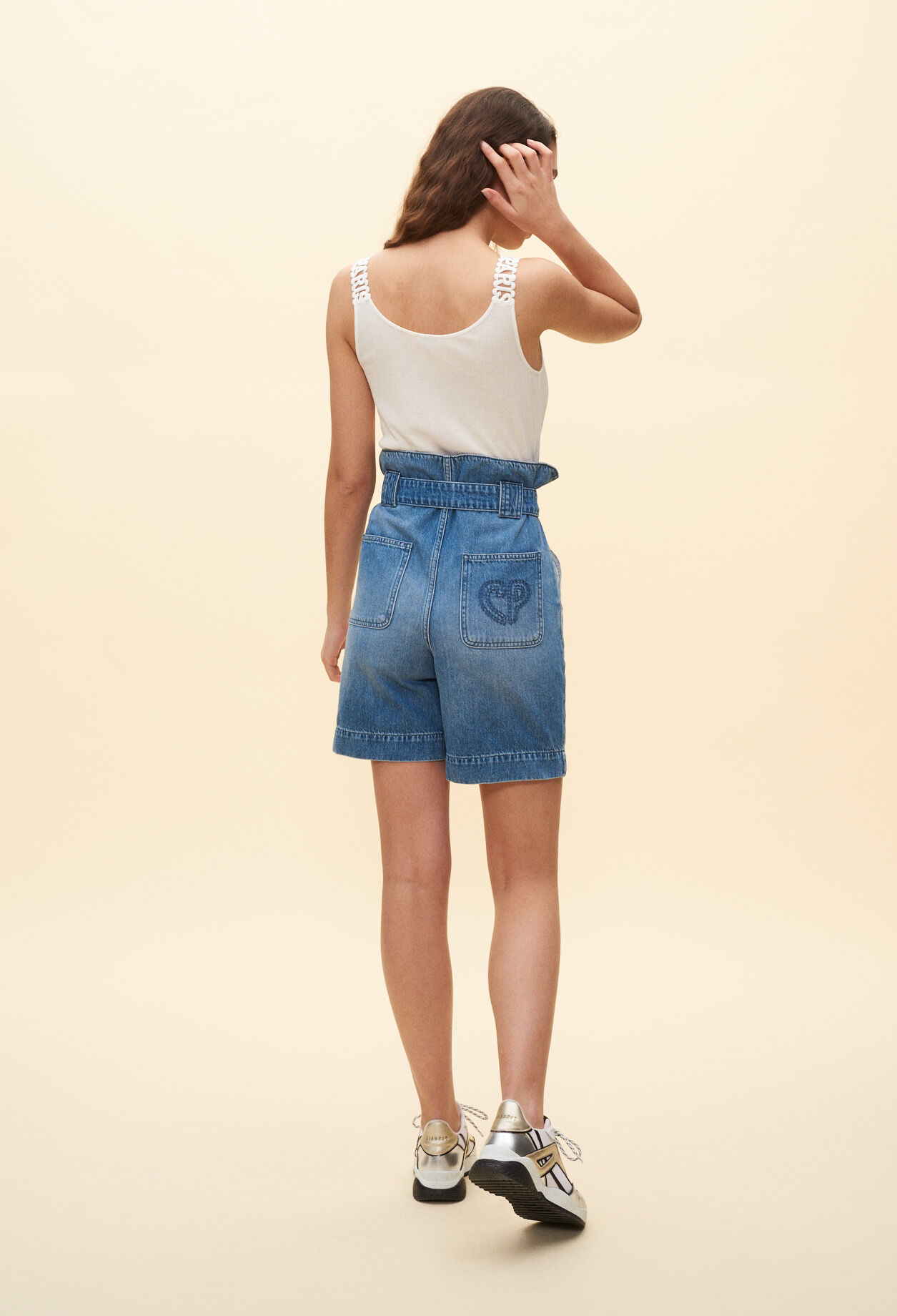 Hoch geschnittene Shorts aus Denim