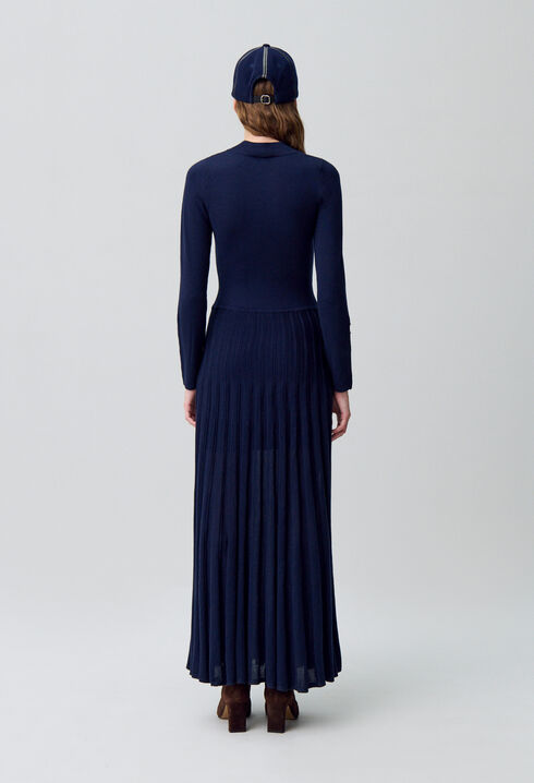 Langes Strickkleid mit Kragen