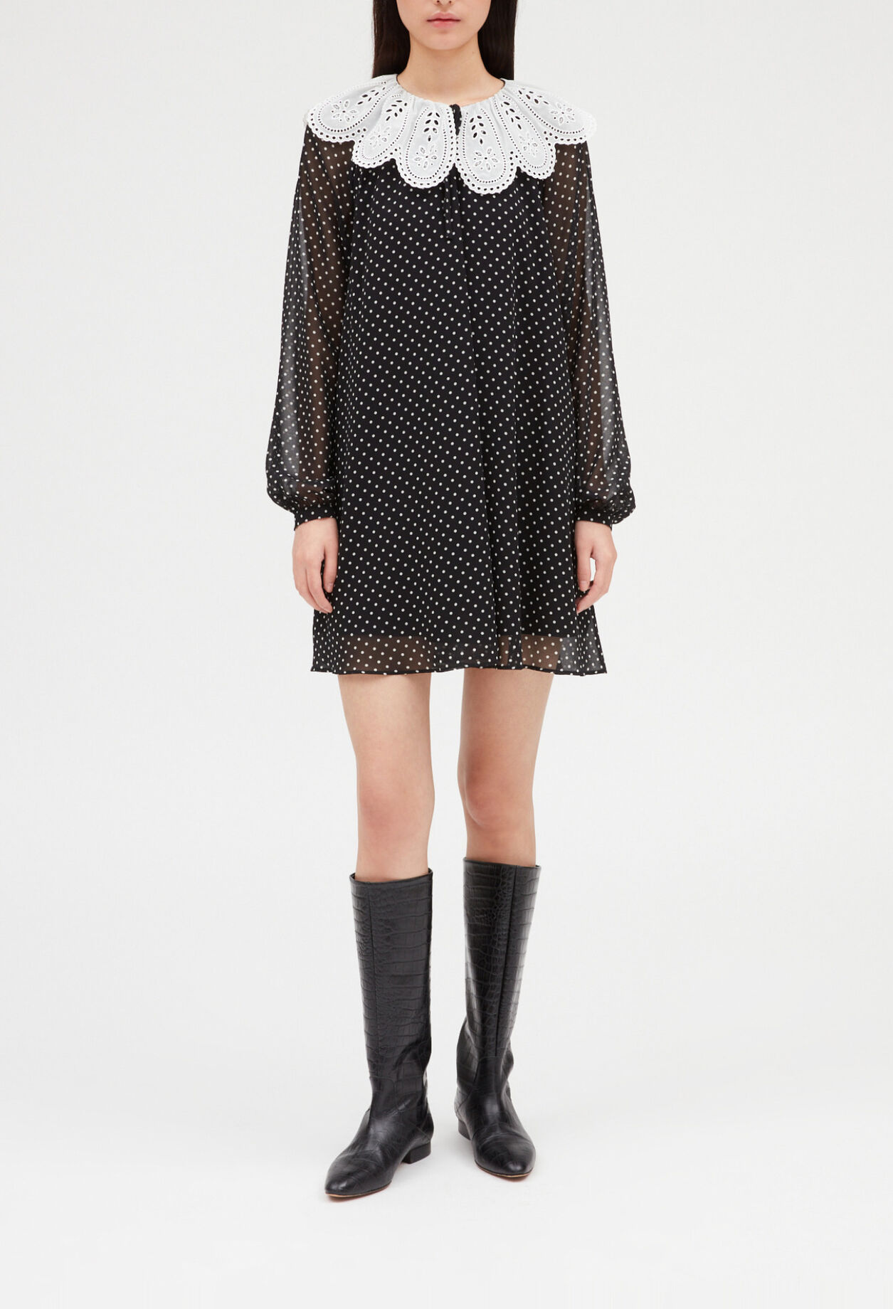 Kurzes Kleid Rifi breitem Kragen