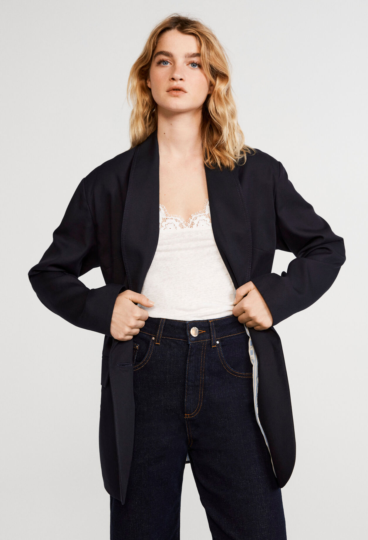 Gegürtete Jacke