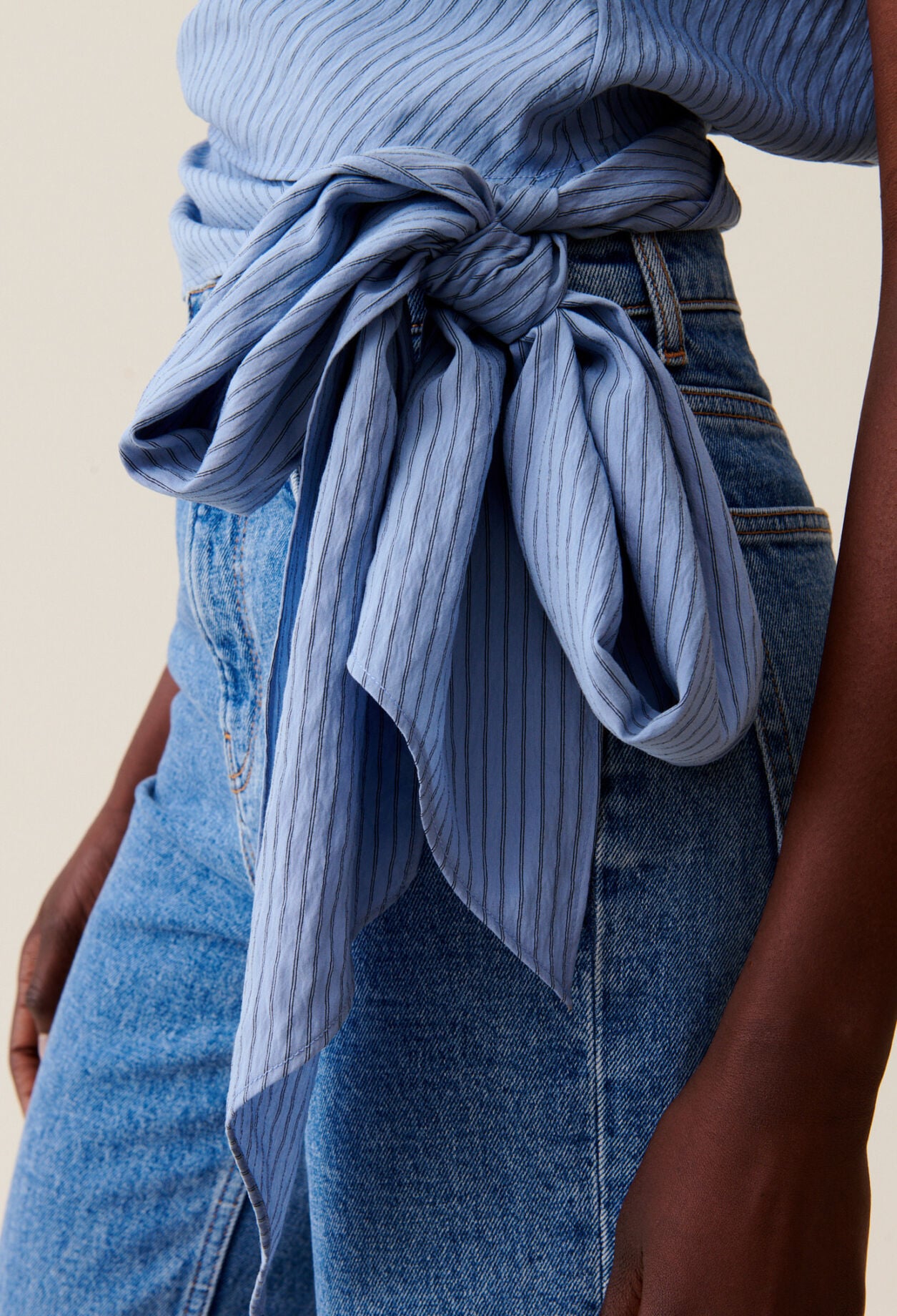 Gestreifte Wickelbluse