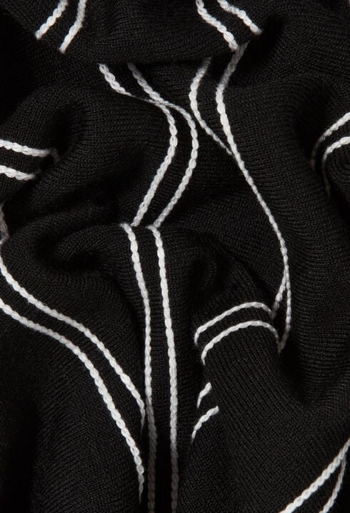 Kurzes, ausgestelltes Strickkleid