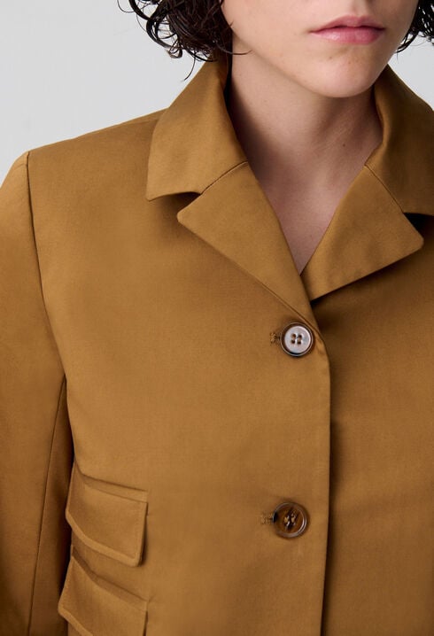 Kurze Jacke mit Reverskragen