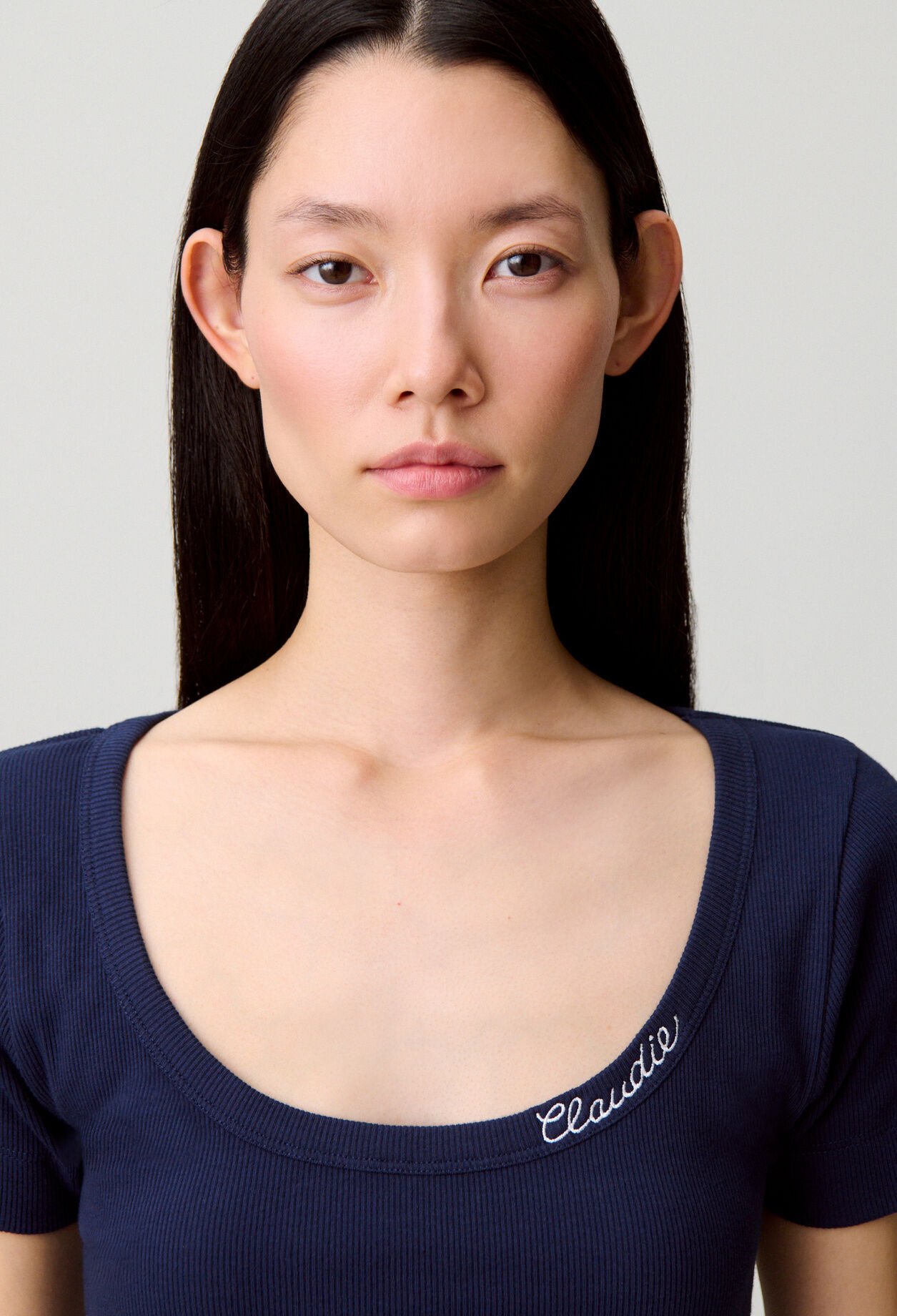 Besticktes Baumwoll-T-Shirt