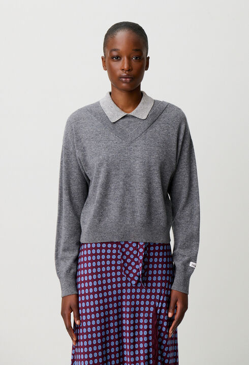 Wollpullover mit V-Ausschnitt