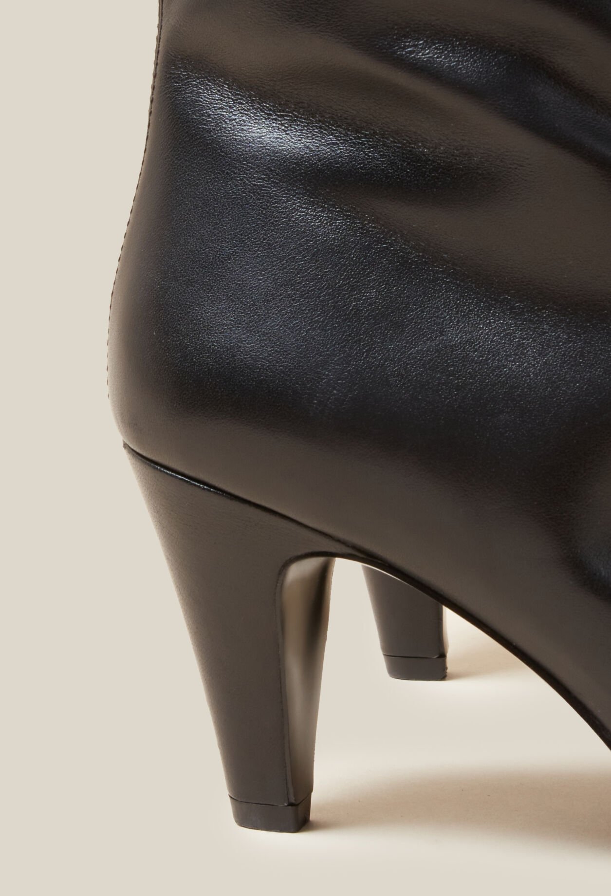 Hohe Lederstiefel