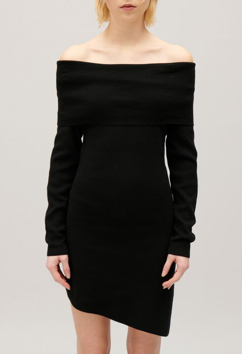 Asymmetrisches Strickkleid