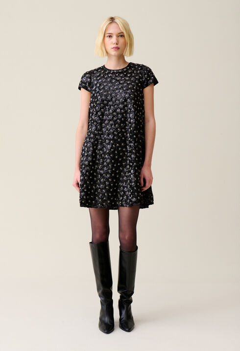 Kurz geschnittenes Babydoll-Kleid