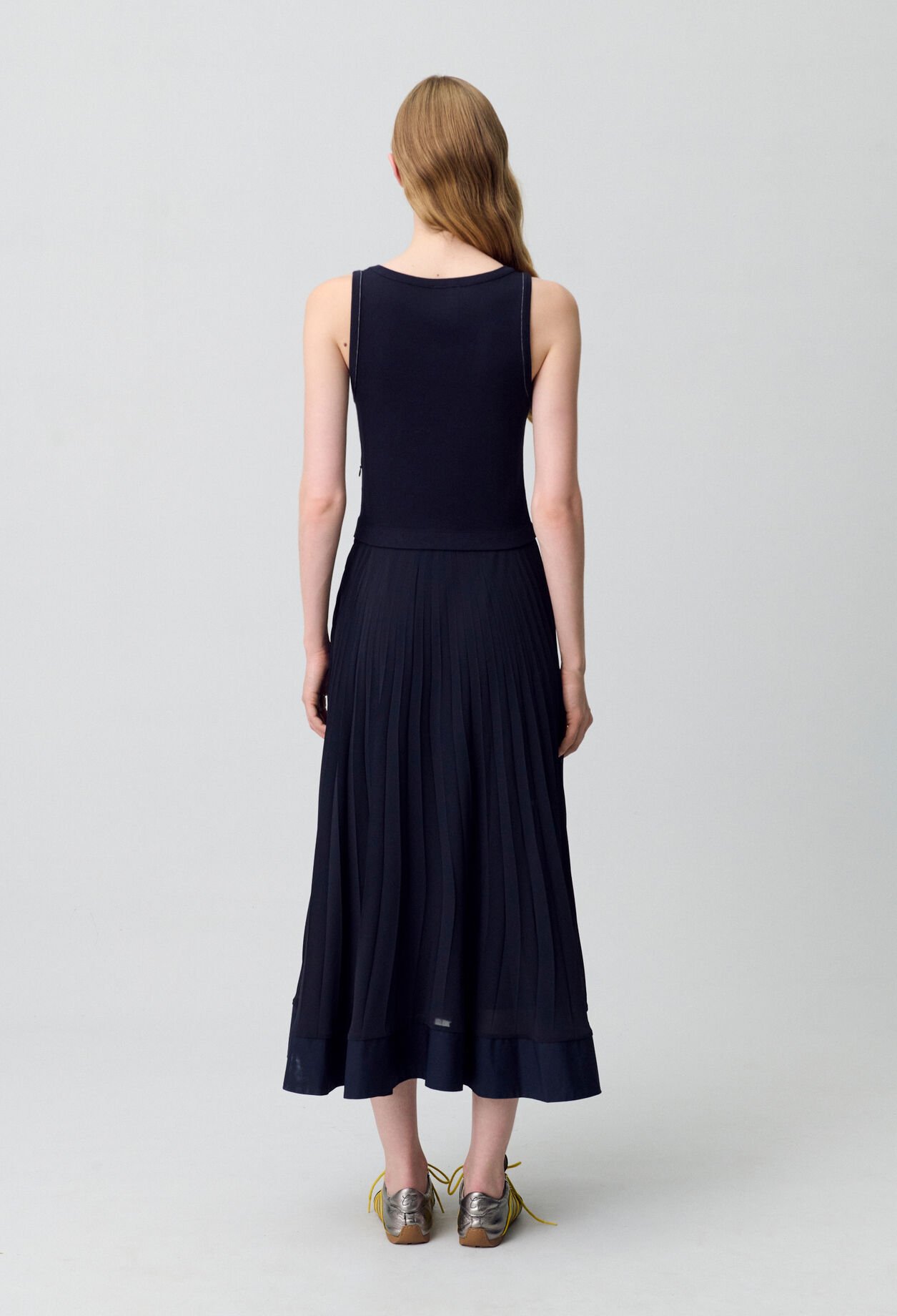 Langes, plissiertes Kleid, marineblau
