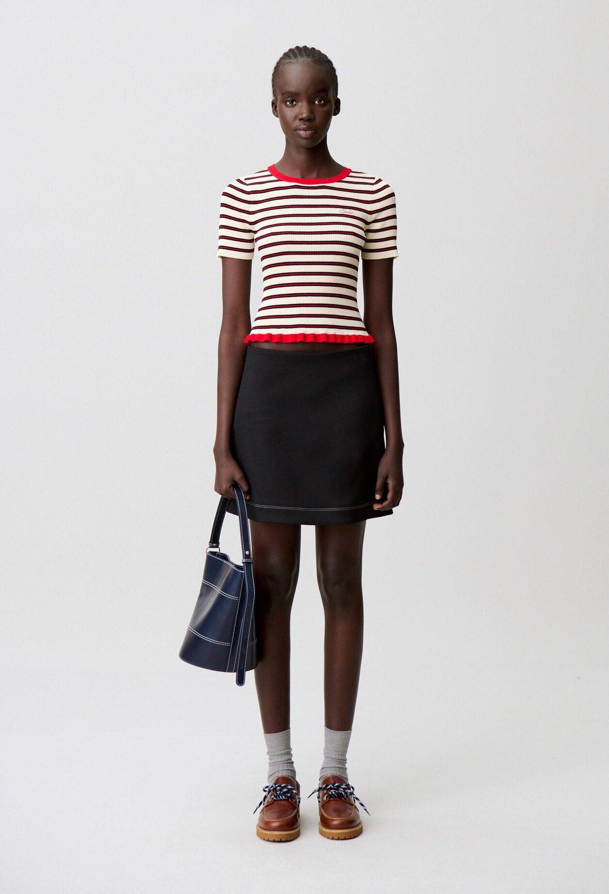 Dreifarbig gestreiftes T-Shirt