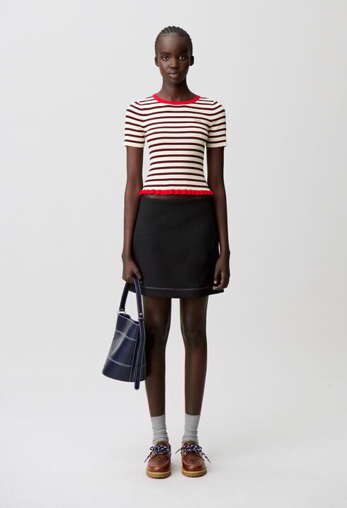 Dreifarbig gestreiftes T-Shirt