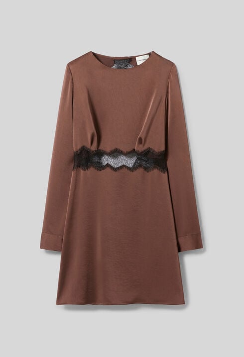 Kurzes fließendes Kleid aus Satin