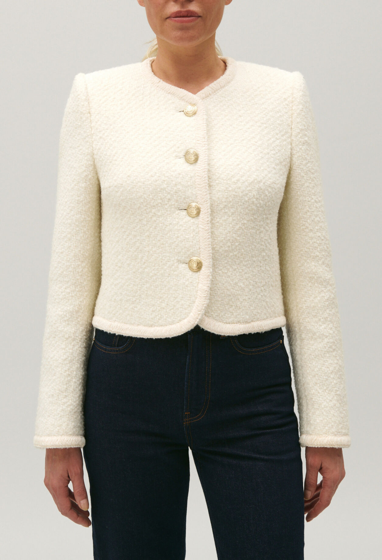 Kurze elfenbeinfarbene Jacke aus Tweed 