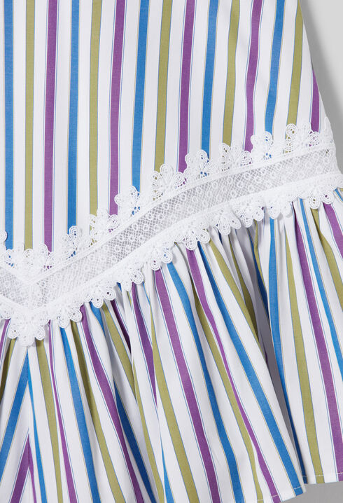 Gestreifter kurzer Rock