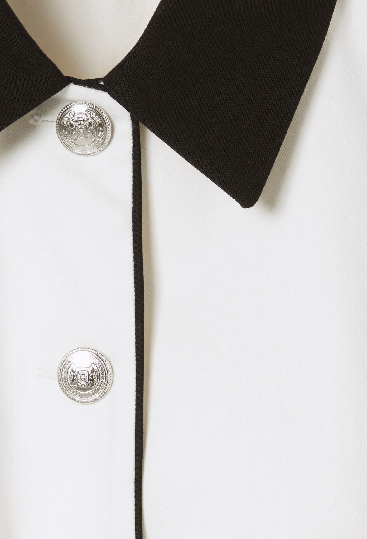 Ärmelloses kurzes Kleid